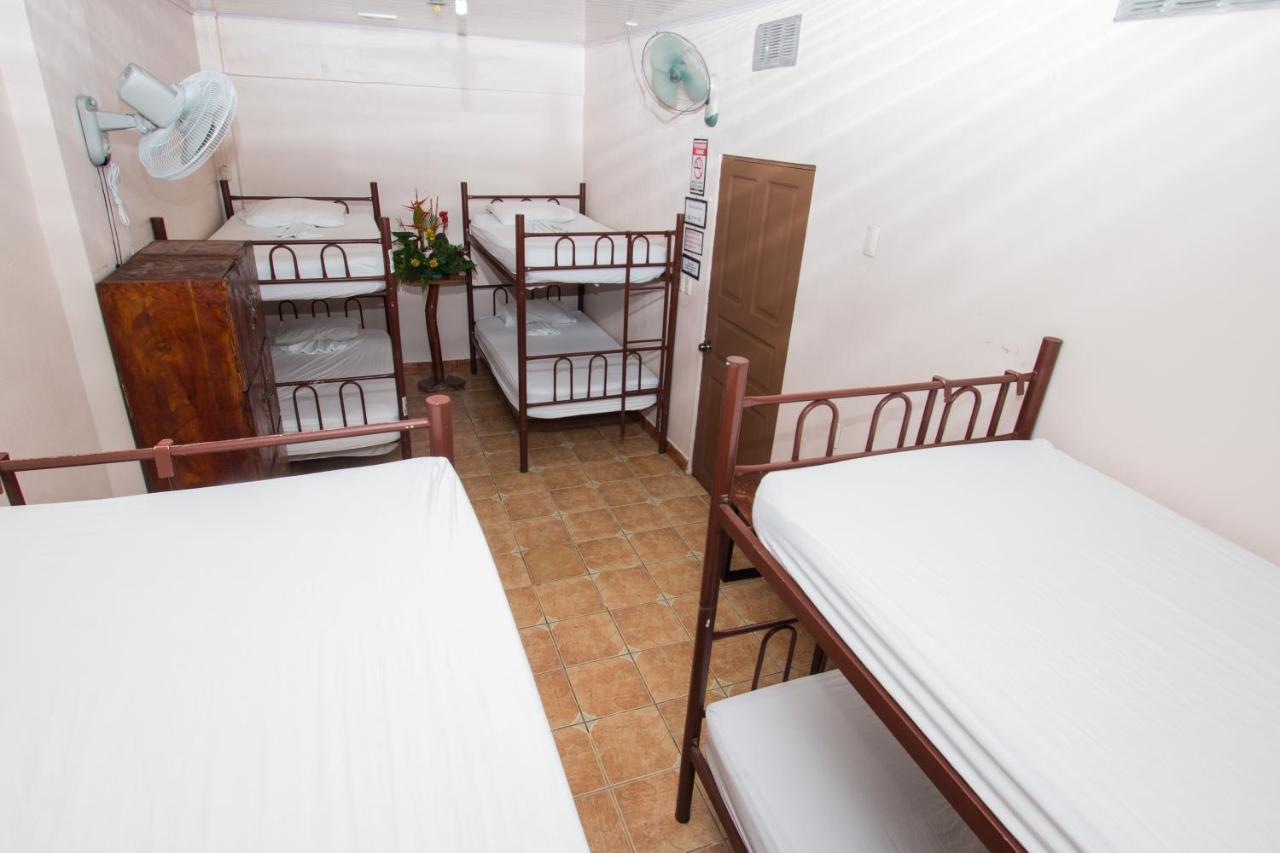 New Manuel Antonio, Meet New People Nationalpark Manuel Antonio